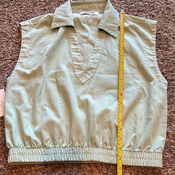 Double Zero Light Green Sleeveless Top - Picture 3 of 7